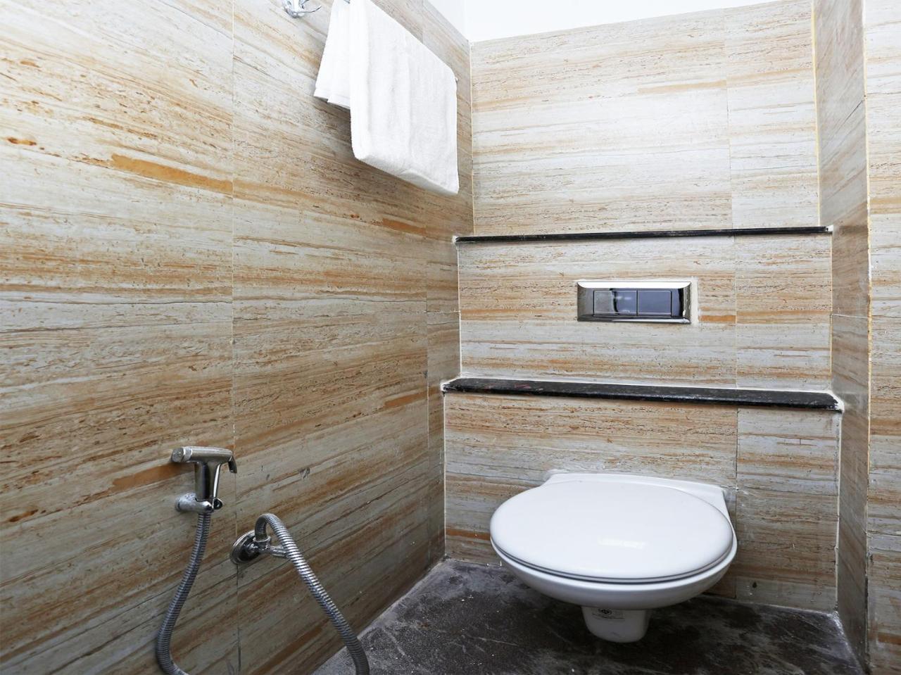 Oyo 15861 Hotel Shivganga Comfort Zone Rāipur Eksteriør billede