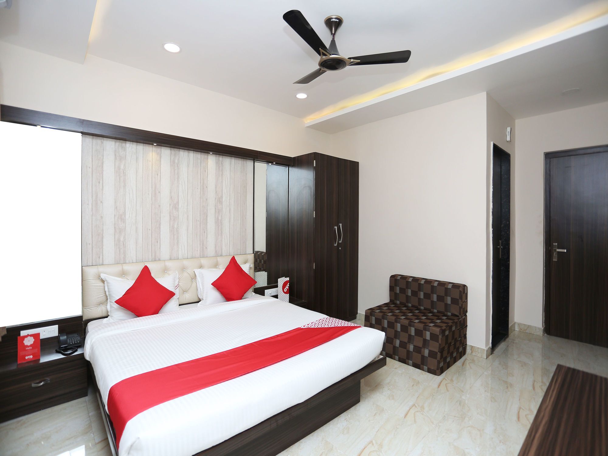 Oyo 15861 Hotel Shivganga Comfort Zone Rāipur Eksteriør billede